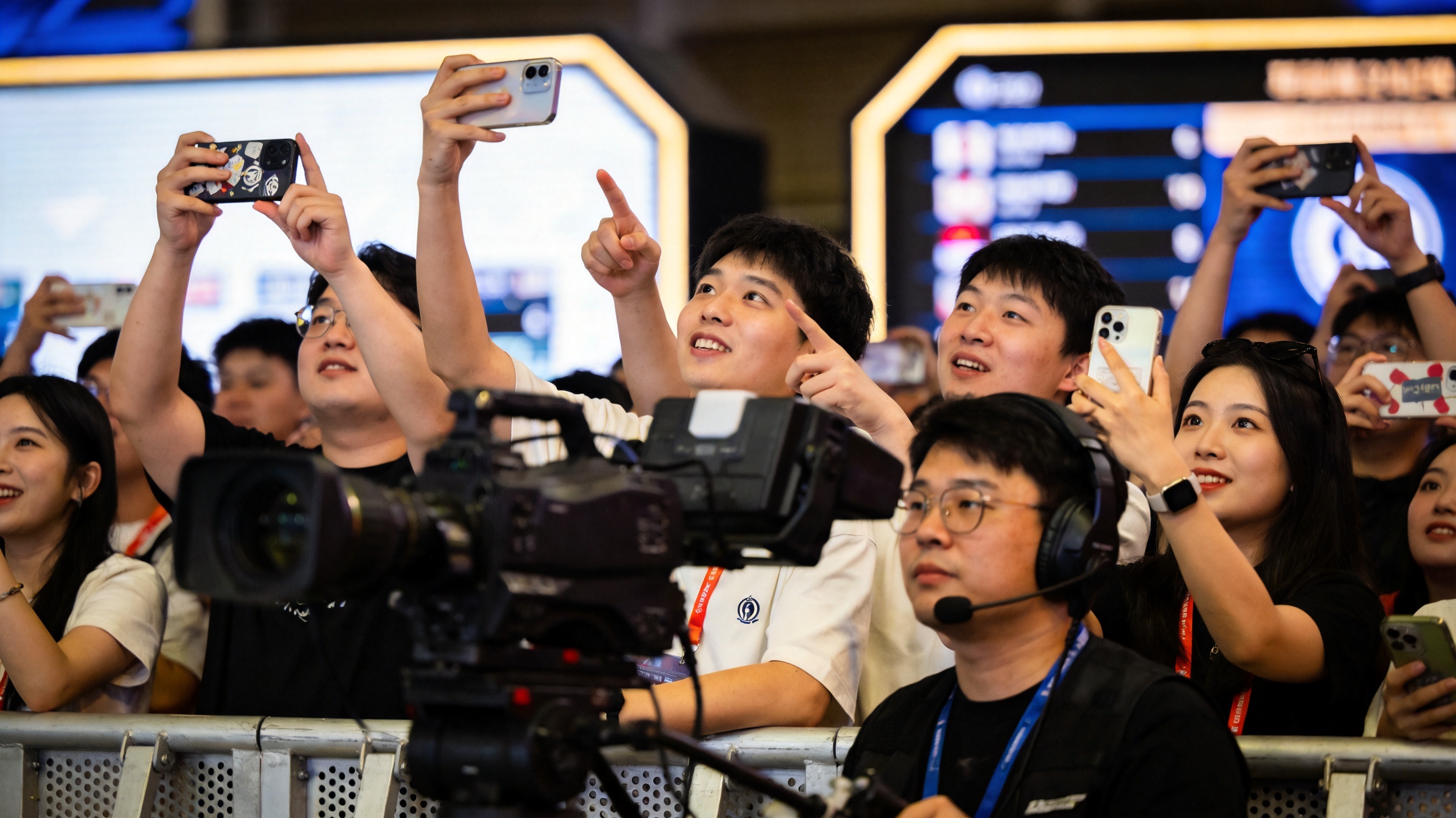 lejing乐竞直播画面、比分弹窗、控球率图表